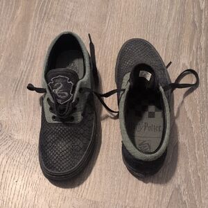 Warner Bros. Kids Sneakers - Black and Gray